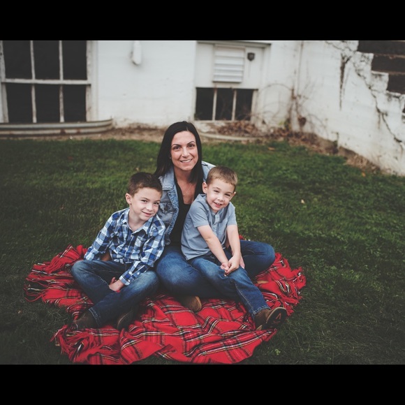 Meet your Posher, Angie - Picture 1 of 2